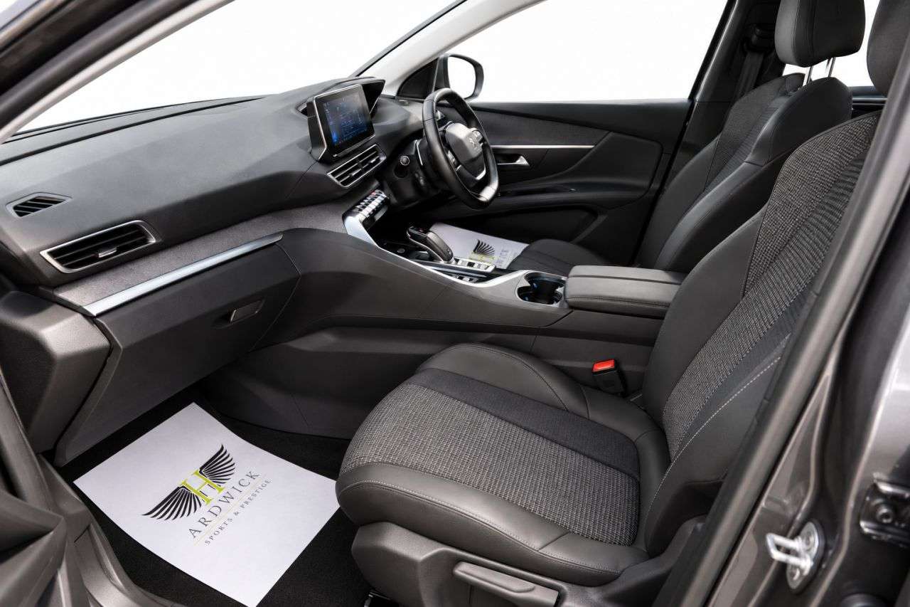 2021 PEUGEOT 5008 2021 PEUGEOT 5008