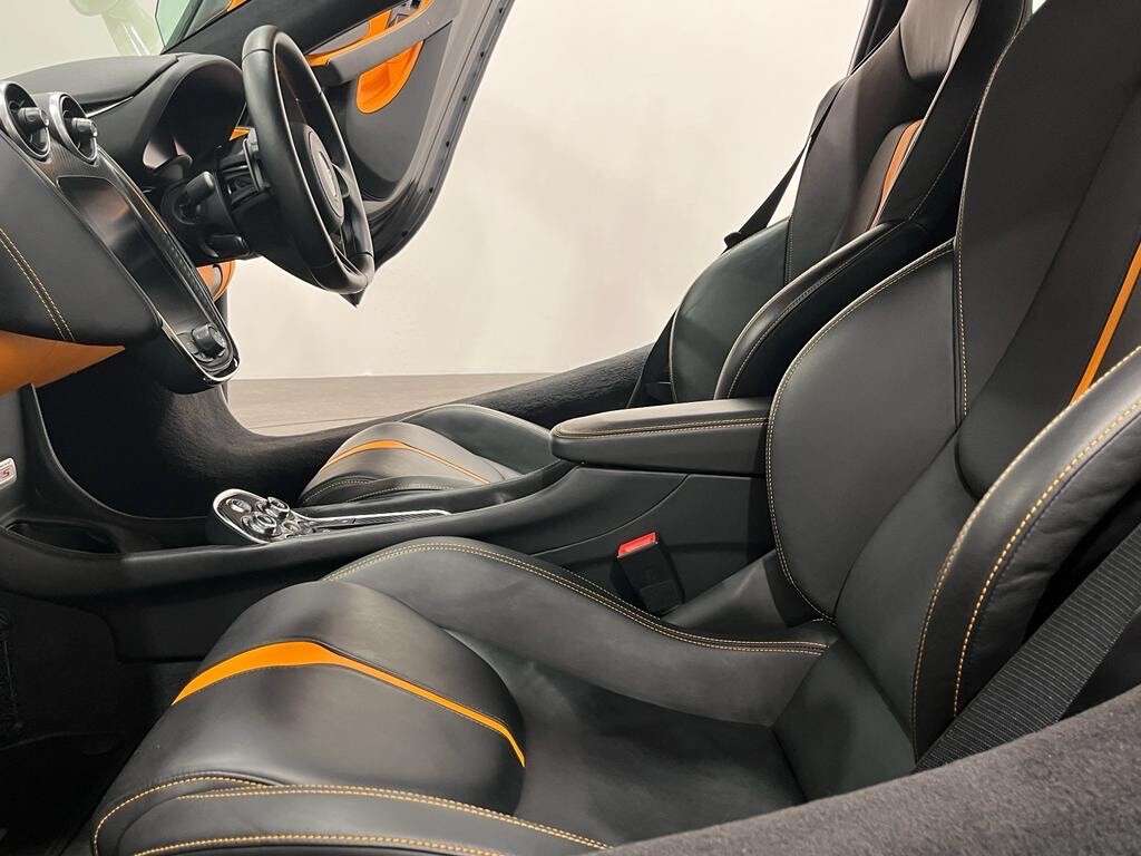 2016 MCLAREN 570S 2016 MCLAREN 570S