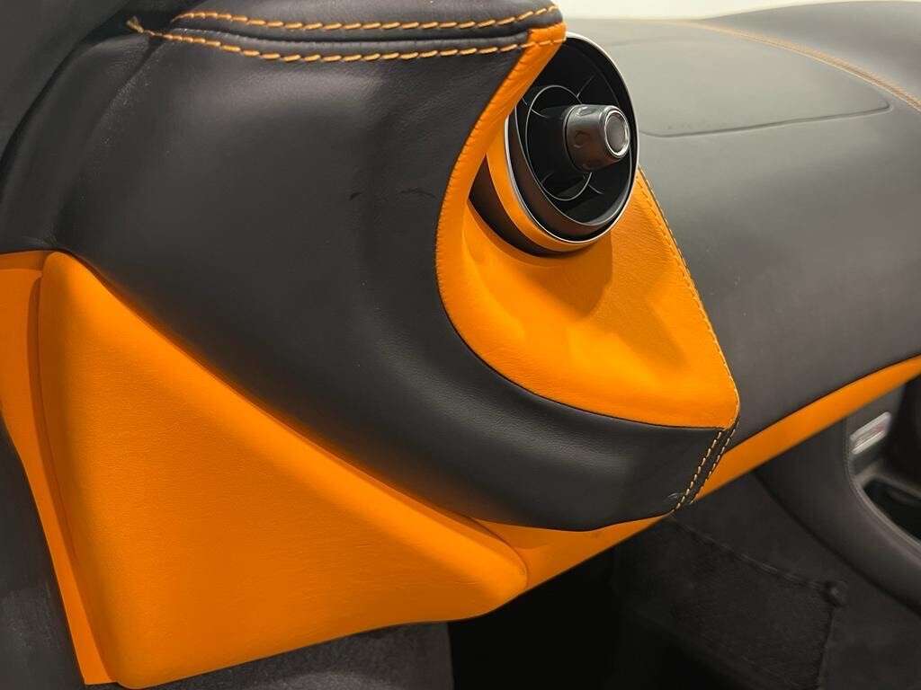 2016 MCLAREN 570S 2016 MCLAREN 570S