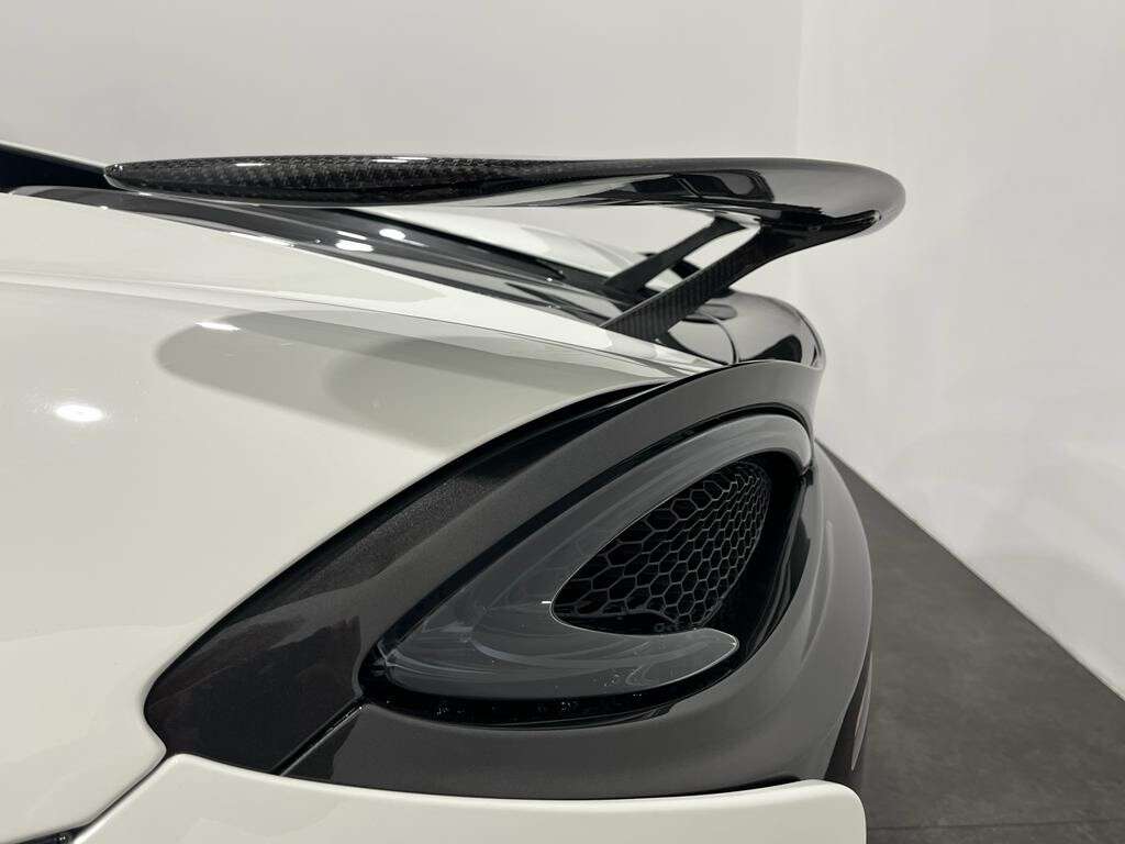 2016 MCLAREN 570S 2016 MCLAREN 570S