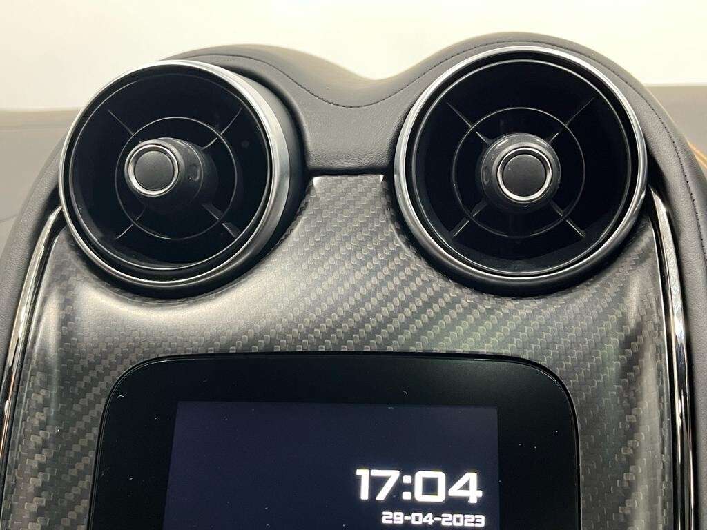 2016 MCLAREN 570S 2016 MCLAREN 570S