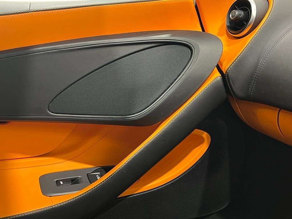 2016 MCLAREN 570S 2016 MCLAREN 570S