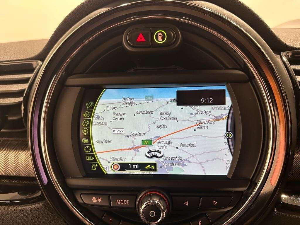 2015 MINI CLUBMAN 2015 MINI CLUBMAN