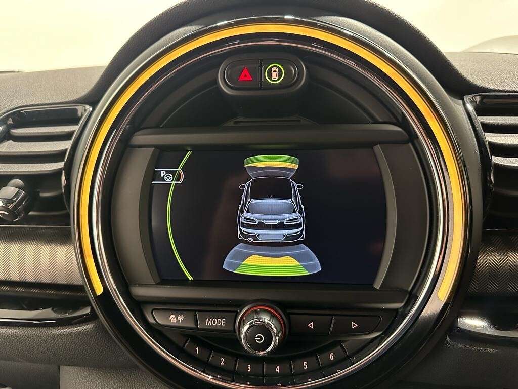 2015 MINI CLUBMAN 2015 MINI CLUBMAN