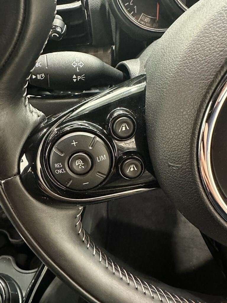 2015 MINI CLUBMAN 2015 MINI CLUBMAN