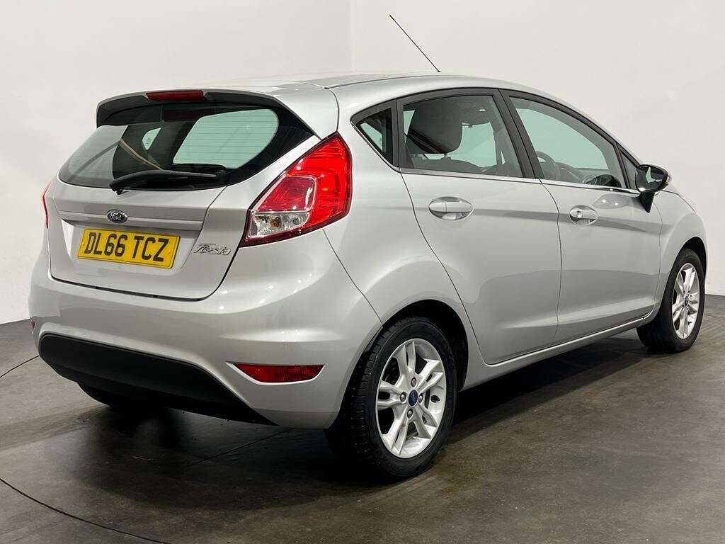 A 2016 FORD FIESTA 1.2 ZETEC 5d 81 BHP A 2016 FORD FIESTA 1.2 ZETEC 5d 81 BHP