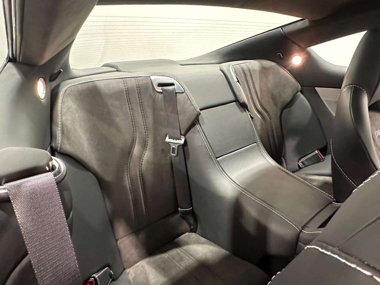 2009 ASTON MARTIN DBS 2009 ASTON MARTIN DBS