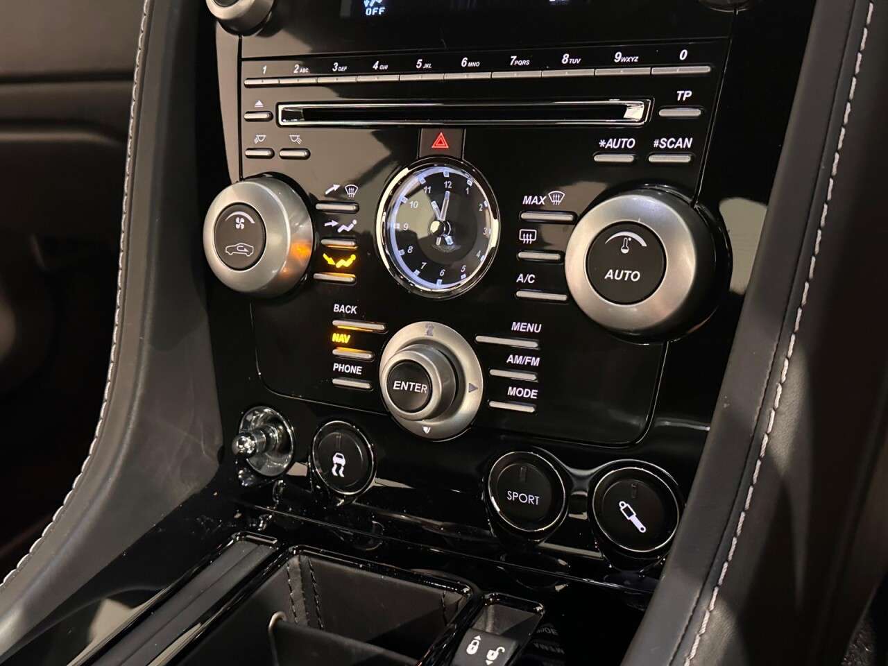 2009 ASTON MARTIN DBS 2009 ASTON MARTIN DBS