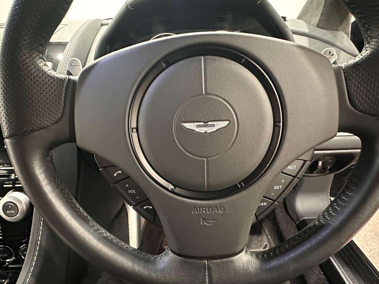 2009 ASTON MARTIN DBS 2009 ASTON MARTIN DBS