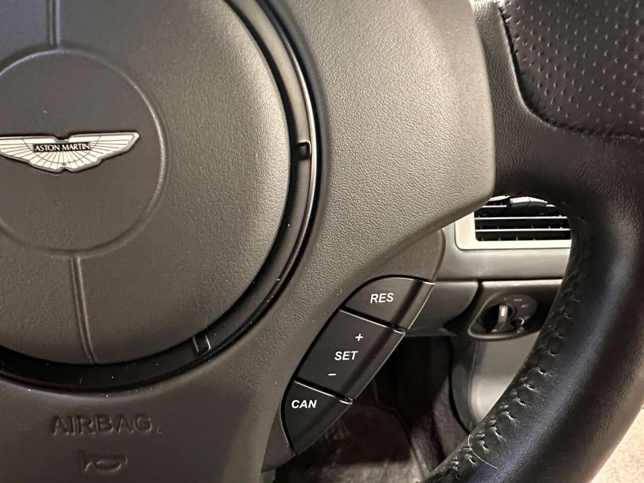 2009 ASTON MARTIN DBS 2009 ASTON MARTIN DBS