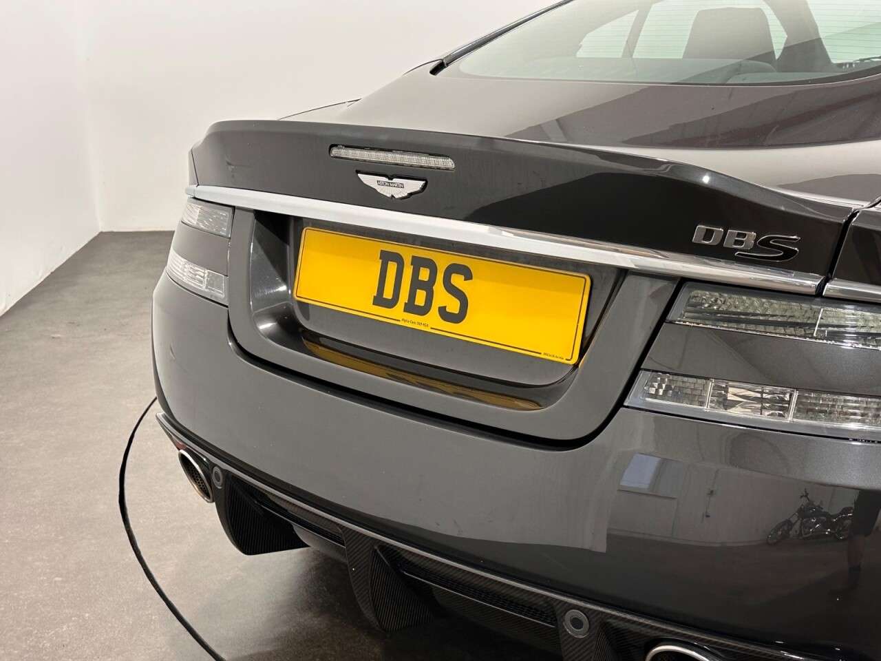 2009 ASTON MARTIN DBS 2009 ASTON MARTIN DBS