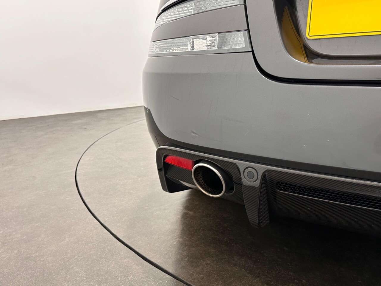 2009 ASTON MARTIN DBS 2009 ASTON MARTIN DBS