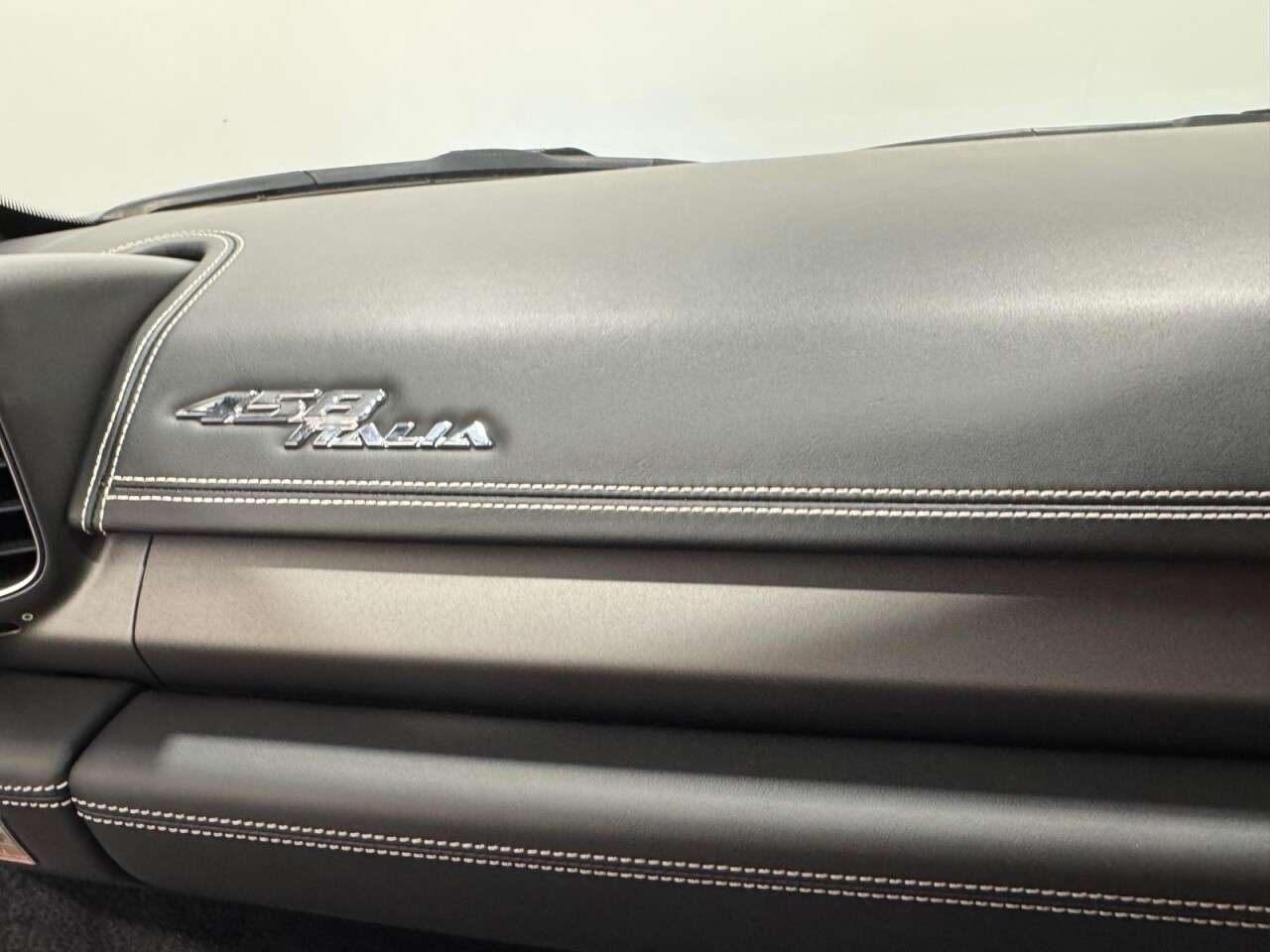 2011 FERRARI 458 ITALIA 2011 FERRARI 458 ITALIA