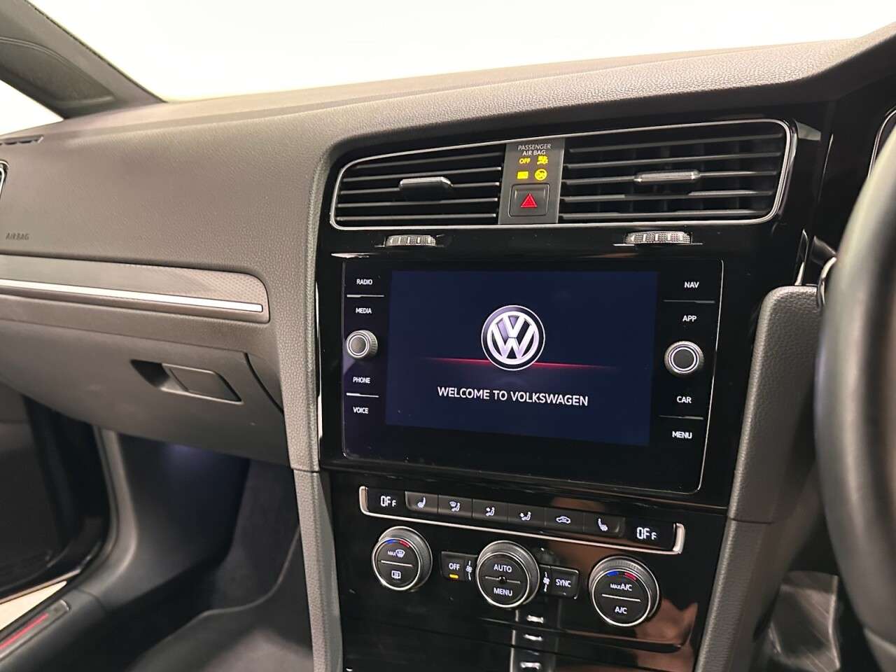 2019 VOLKSWAGEN GOLF 2019 VOLKSWAGEN GOLF