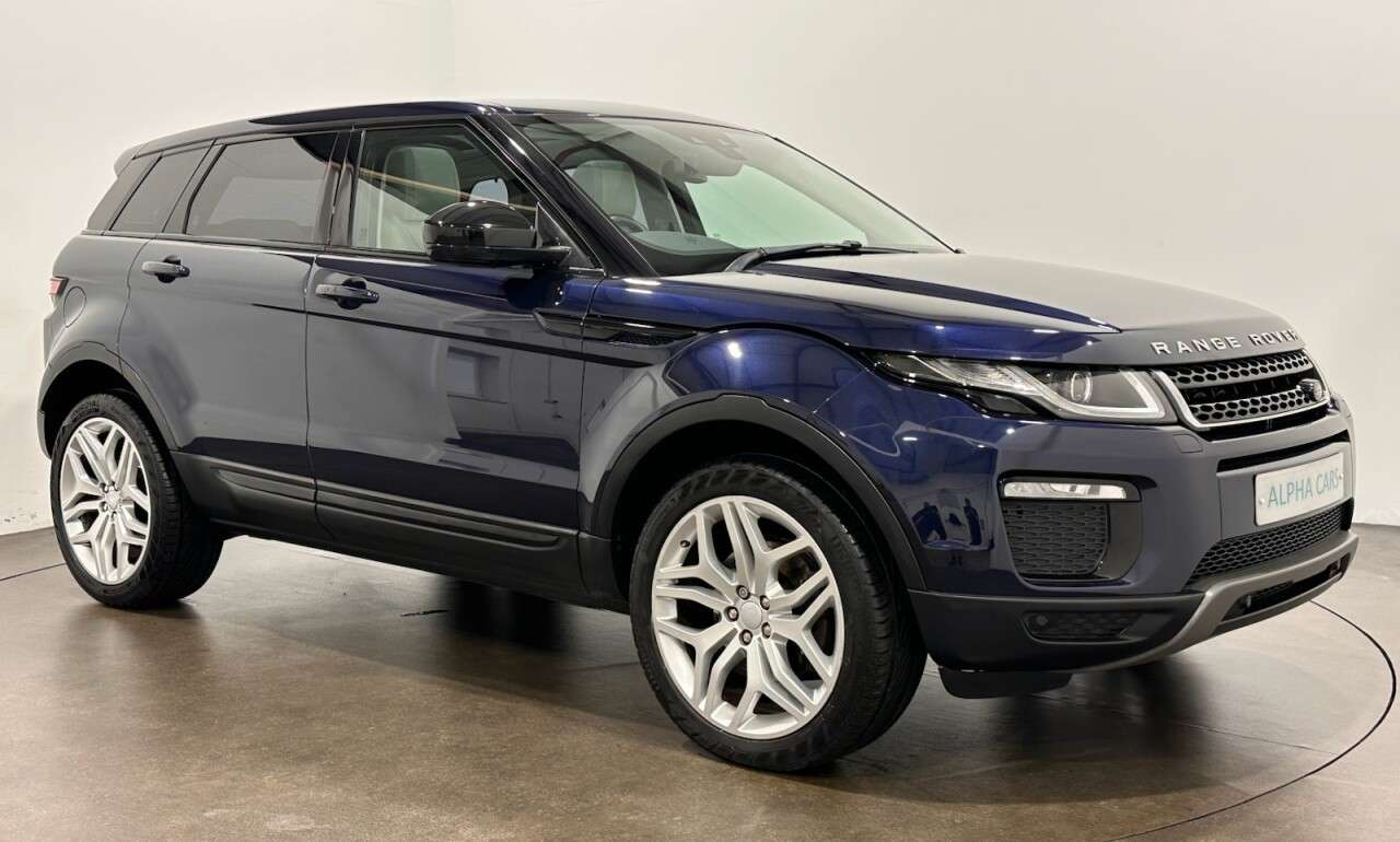 A 2016 LAND ROVER RANGE ROVER EVOQUE 2.0 TD4 SE Tech SUV 5dr Diesel Manual 4WD Euro 6 (s/s) (180 ps) Cirrus Leat A 2016 LAND ROVER RANGE ROVER EVOQUE 2.0 TD4 SE Tech SUV 5dr Diesel Manual 4WD Euro 6 (s/s) (180 ps) Cirrus Leat