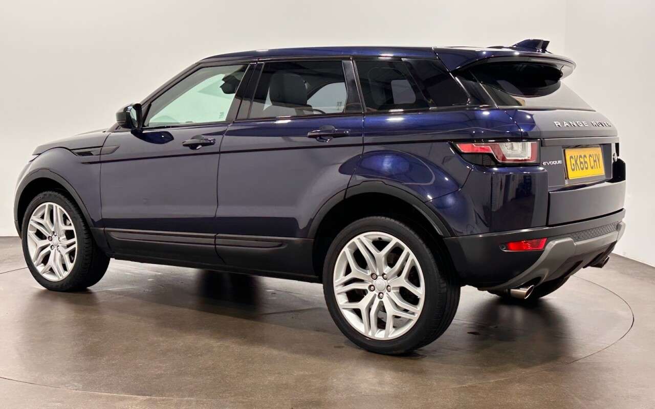 A 2016 LAND ROVER RANGE ROVER EVOQUE 2.0 TD4 SE Tech SUV 5dr Diesel Manual 4WD Euro 6 (s/s) (180 ps) Cirrus Leat A 2016 LAND ROVER RANGE ROVER EVOQUE 2.0 TD4 SE Tech SUV 5dr Diesel Manual 4WD Euro 6 (s/s) (180 ps) Cirrus Leat
