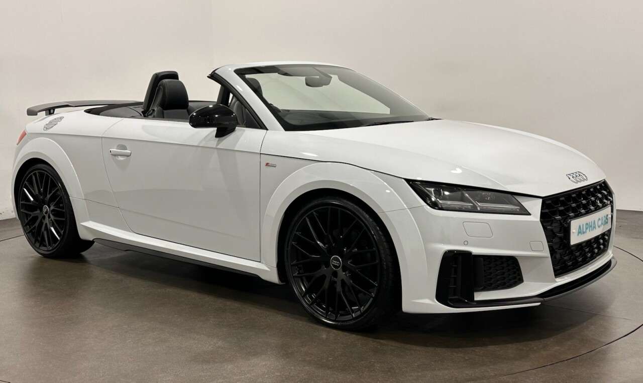 A 2019 AUDI TT 2.0 TFSI 40 Black Edition Roadster 2dr Petrol S Tronic Euro 6 (s/s) (197 ps A 2019 AUDI TT 2.0 TFSI 40 Black Edition Roadster 2dr Petrol S Tronic Euro 6 (s/s) (197 ps