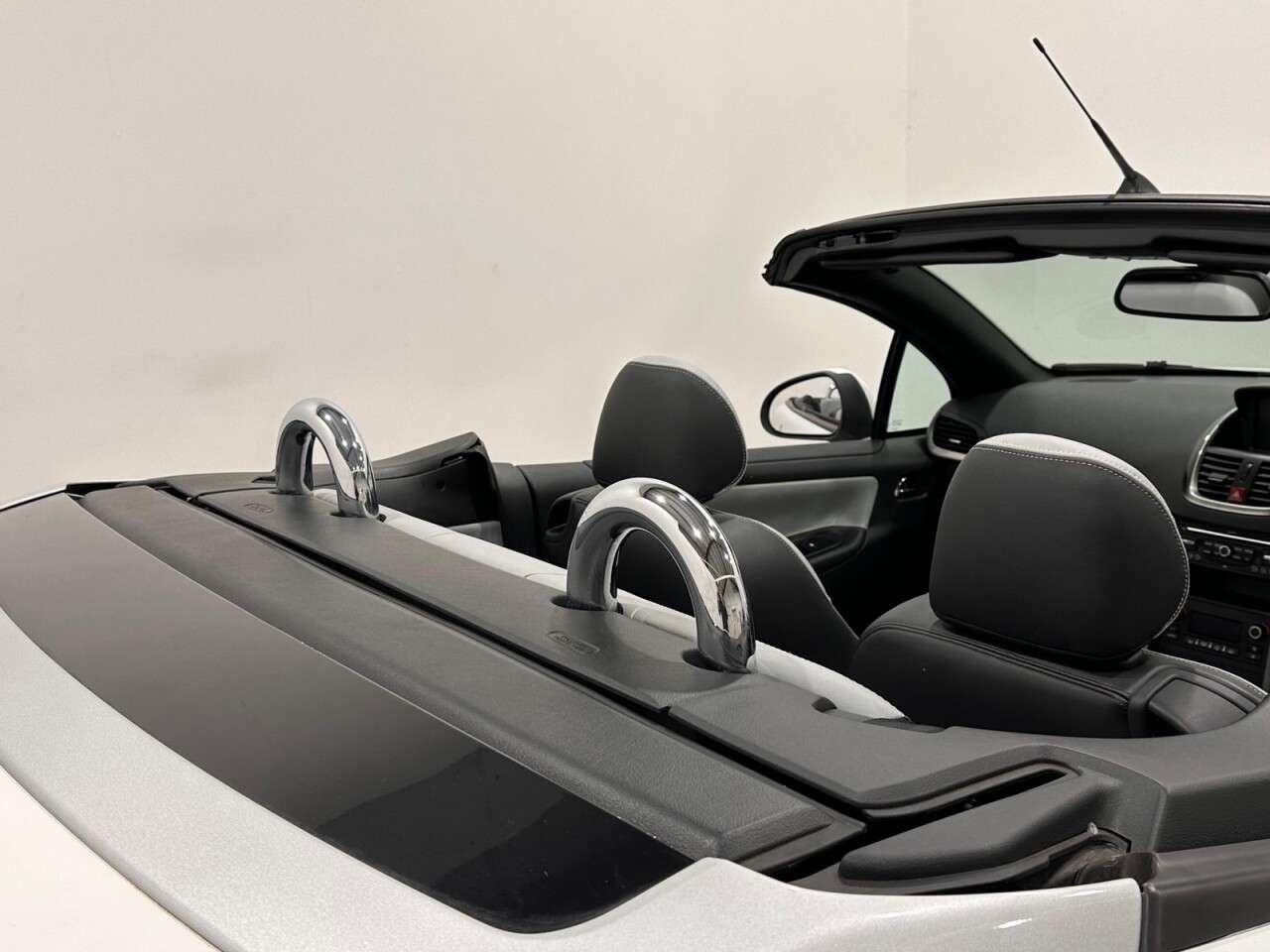 2014 PEUGEOT 207 2014 PEUGEOT 207