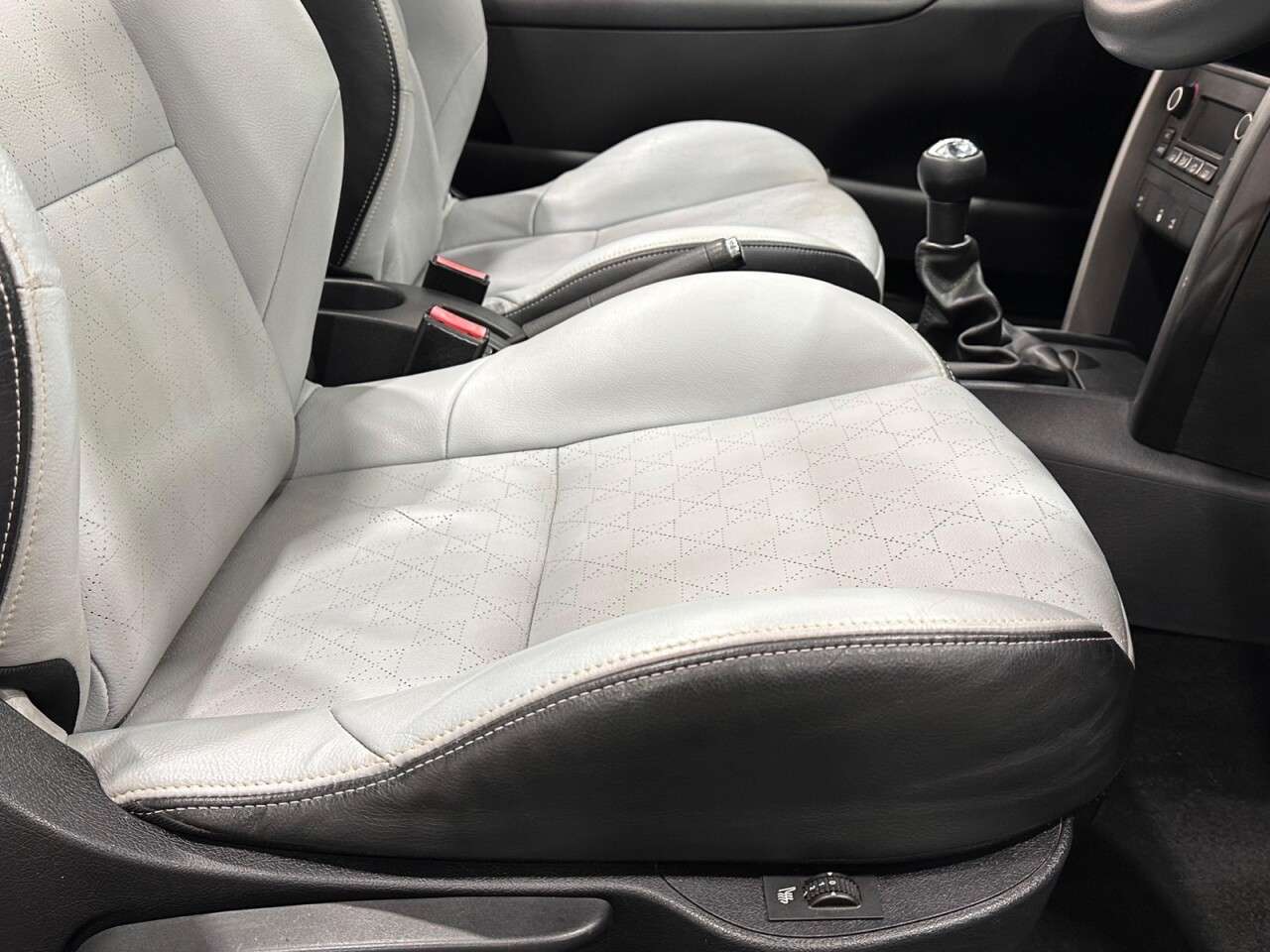 2014 PEUGEOT 207 2014 PEUGEOT 207