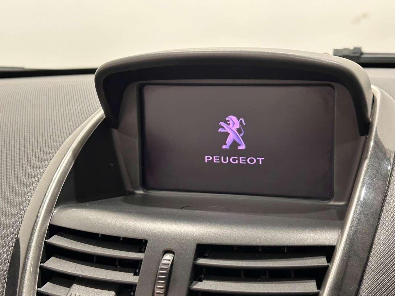 2014 PEUGEOT 207 2014 PEUGEOT 207