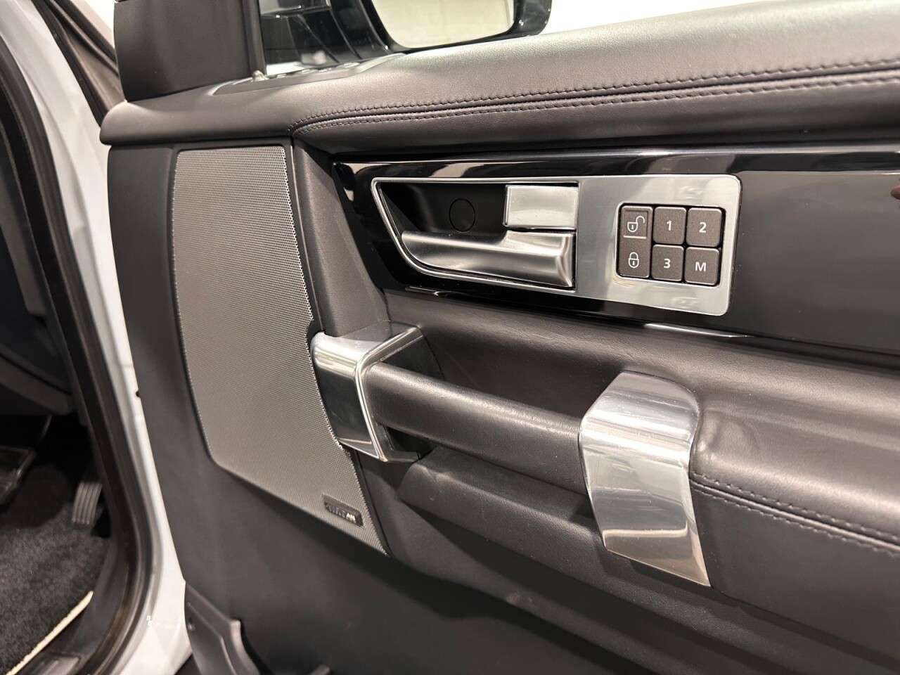 2016 LAND ROVER DISCOVERY 4 2016 LAND ROVER DISCOVERY 4