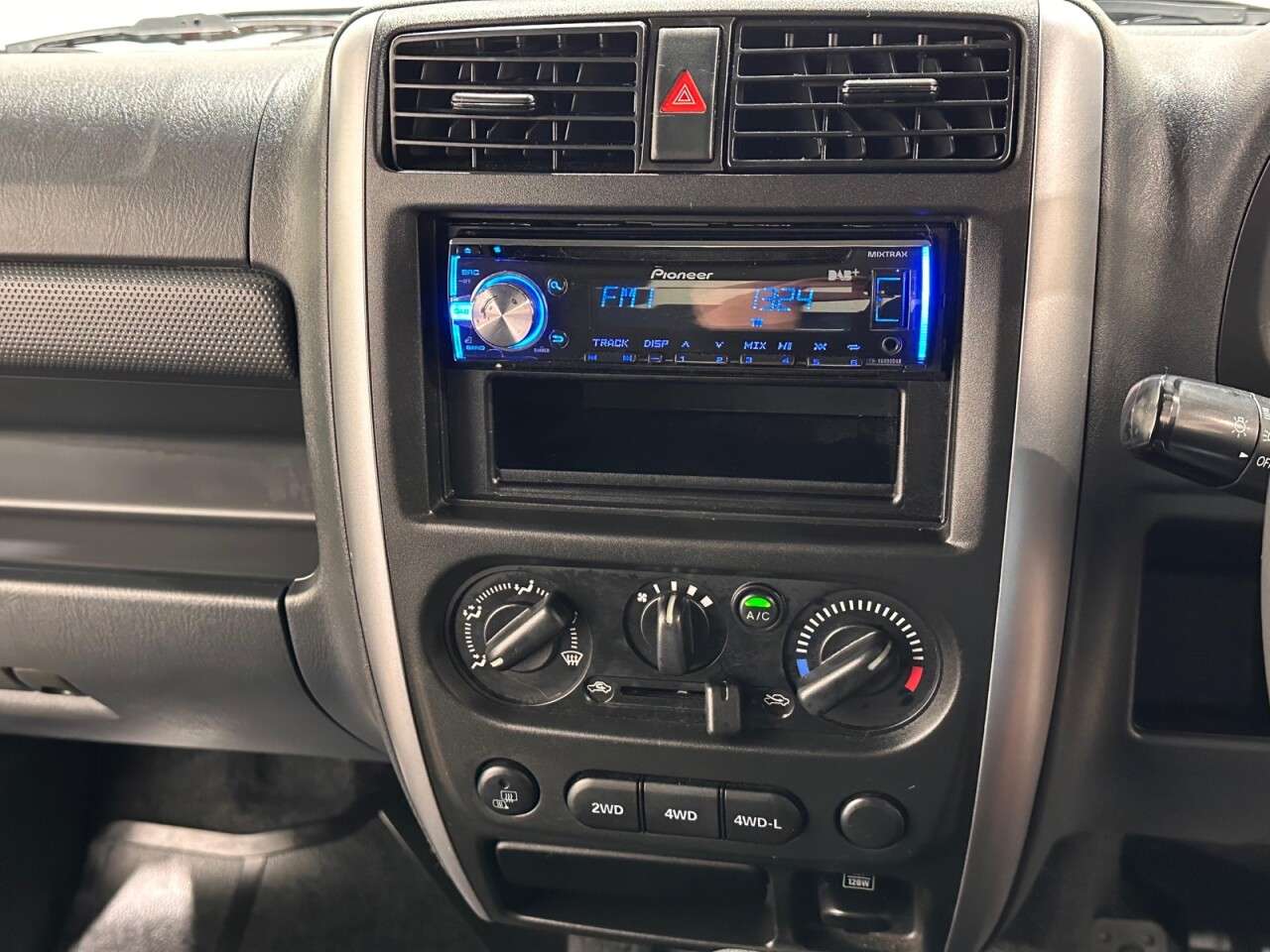 2017 SUZUKI JIMNY 2017 SUZUKI JIMNY