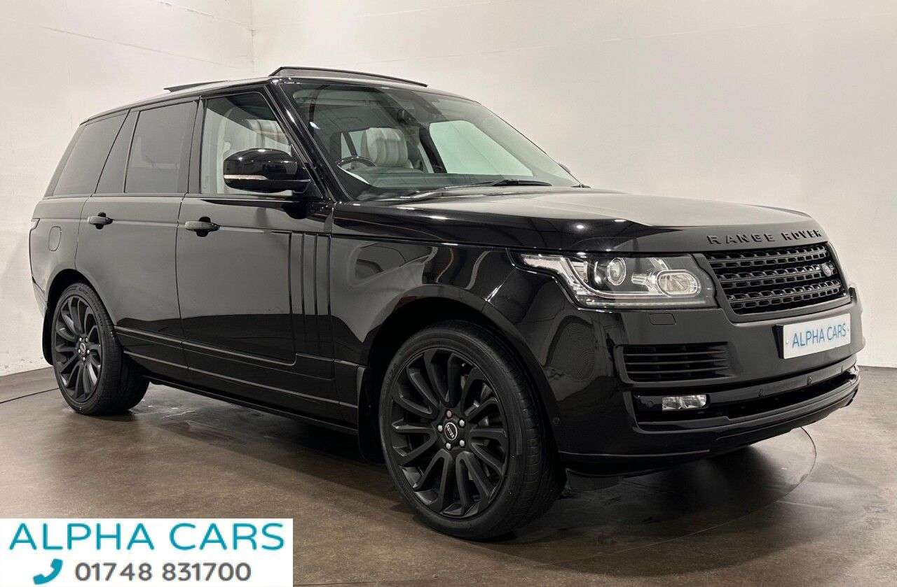 A 2016 LAND ROVER RANGE ROVER 4.4 SD V8 Autobiography SUV 5dr Diesel Auto 4WD Euro 6 (s/s) (339 ps) Panor A 2016 LAND ROVER RANGE ROVER 4.4 SD V8 Autobiography SUV 5dr Diesel Auto 4WD Euro 6 (s/s) (339 ps) Panor