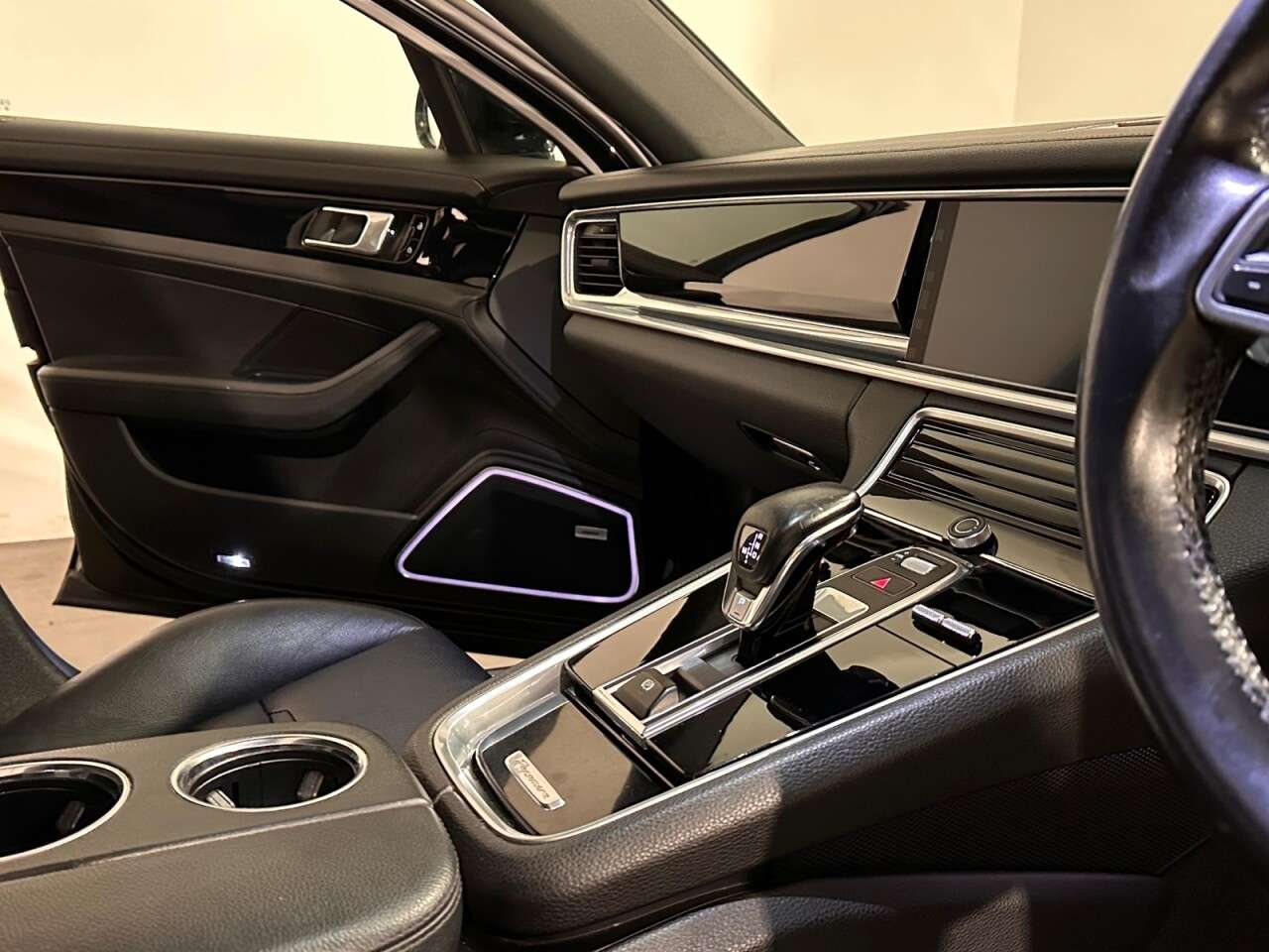 2020 PORSCHE PANAMERA 2020 PORSCHE PANAMERA