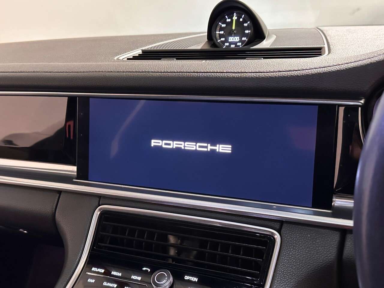 2020 PORSCHE PANAMERA 2020 PORSCHE PANAMERA