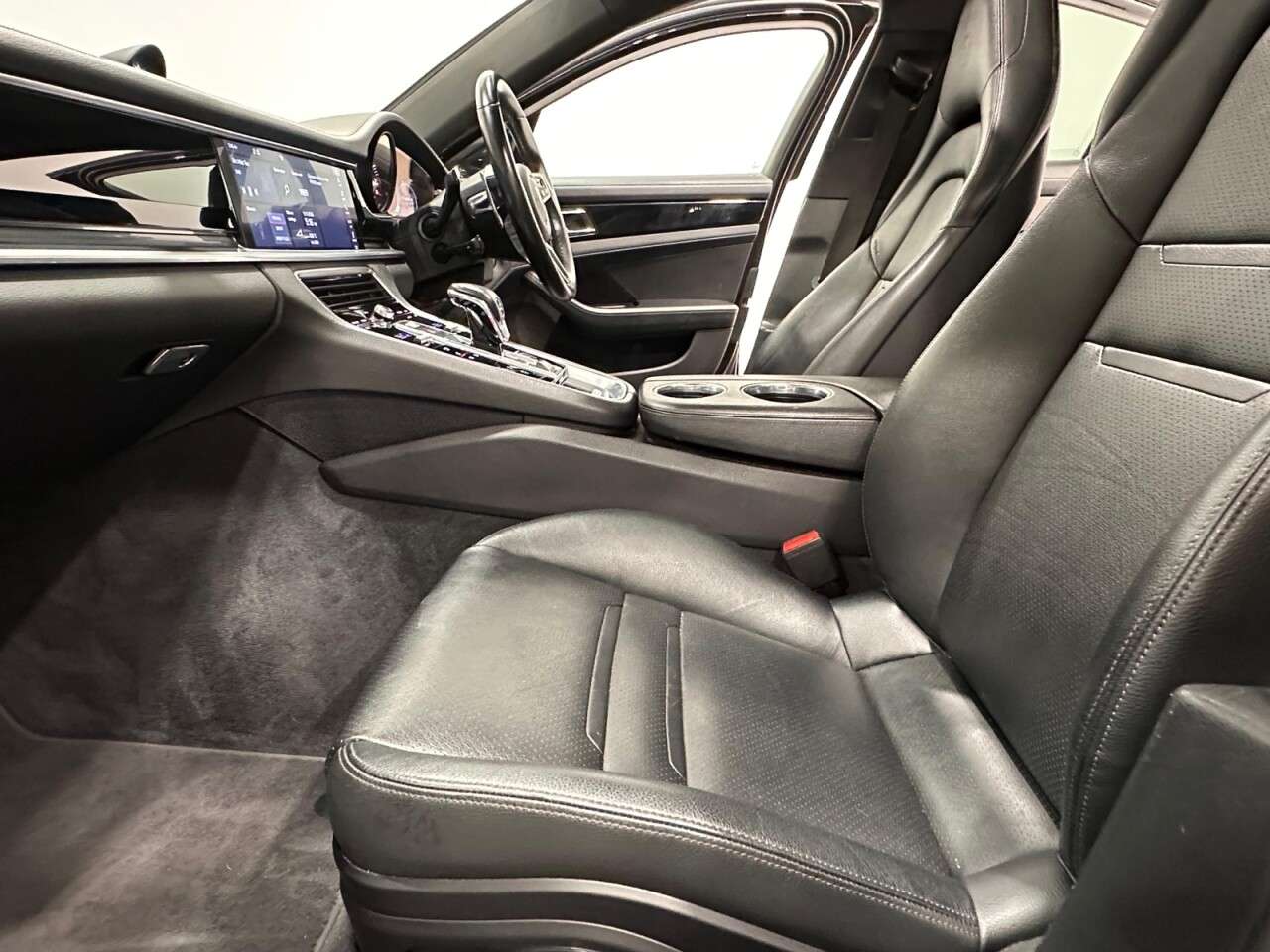 2020 PORSCHE PANAMERA 2020 PORSCHE PANAMERA