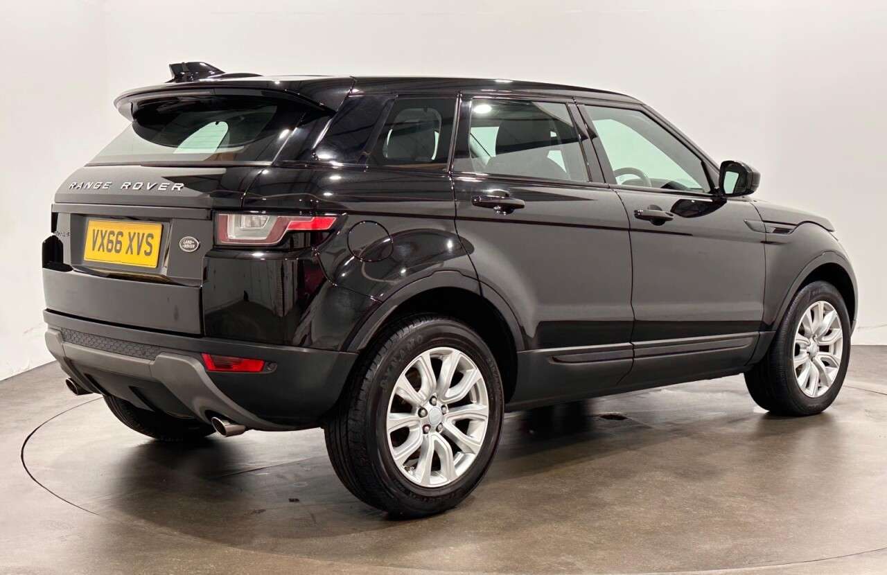 A 2016 LAND ROVER RANGE ROVER EVOQUE 2.0 eD4 SE Tech SUV 5dr Diesel Manual FWD Euro 6 (s/s) (150 ps) 4WD Euro 6 A 2016 LAND ROVER RANGE ROVER EVOQUE 2.0 eD4 SE Tech SUV 5dr Diesel Manual FWD Euro 6 (s/s) (150 ps) 4WD Euro 6