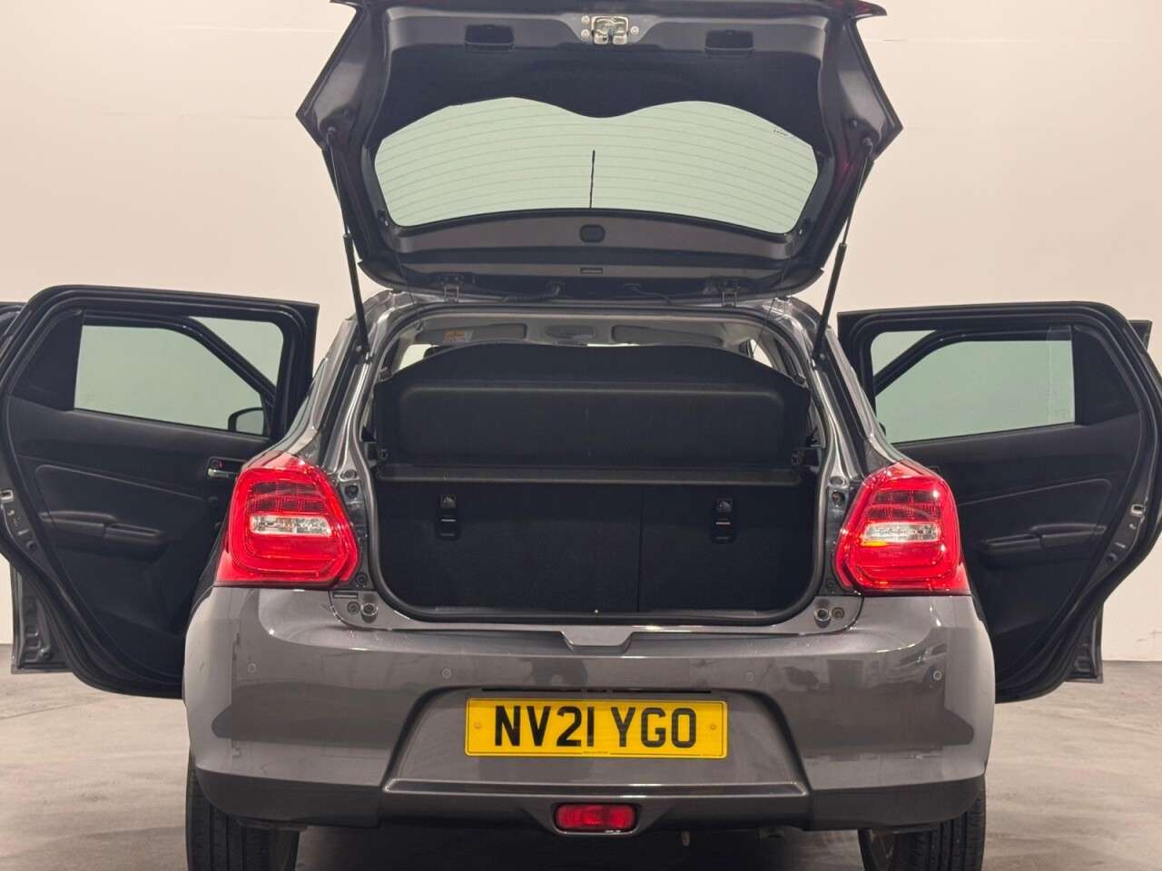 2021 SUZUKI SWIFT 2021 SUZUKI SWIFT