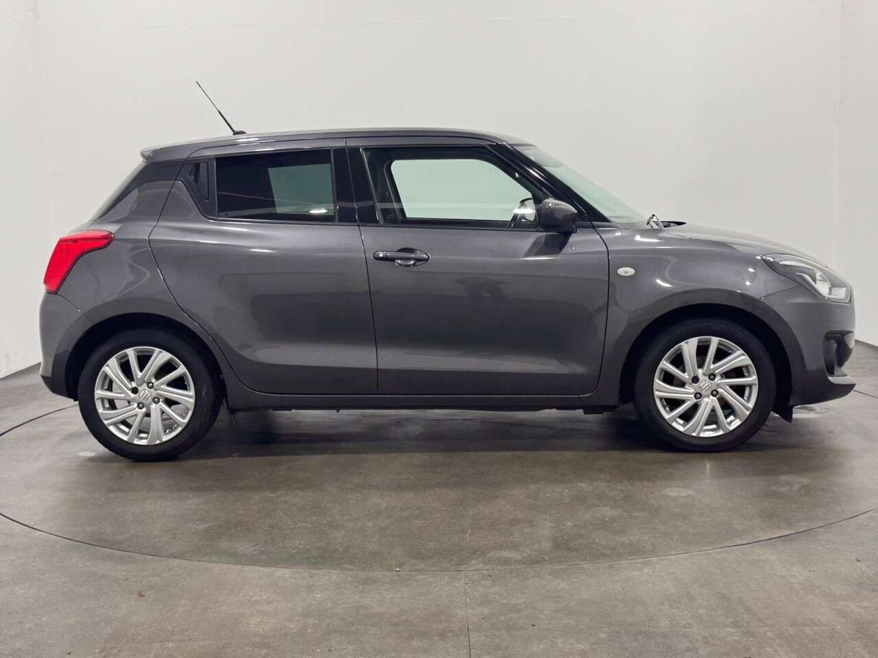2021 SUZUKI SWIFT 2021 SUZUKI SWIFT
