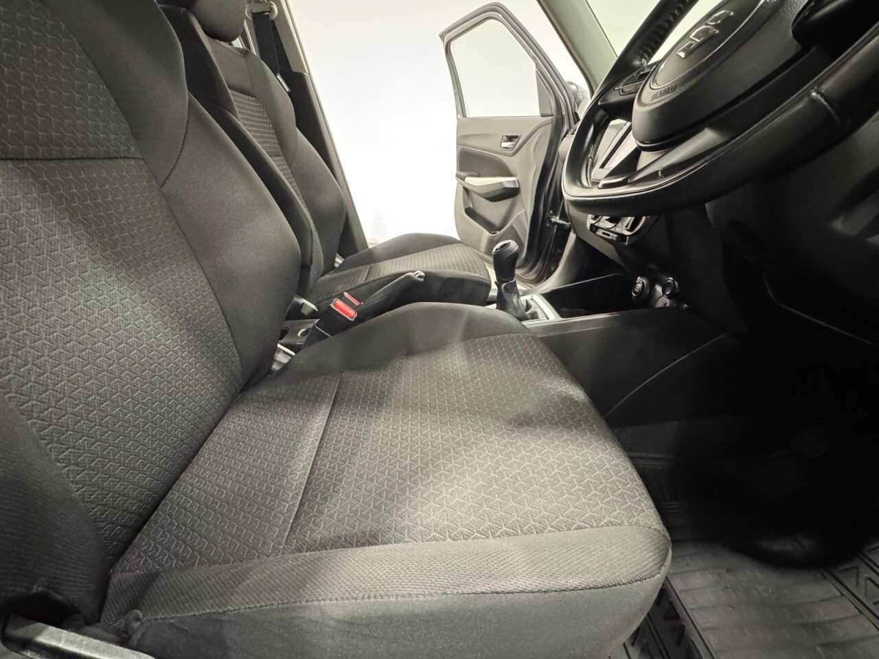 2021 SUZUKI SWIFT 2021 SUZUKI SWIFT