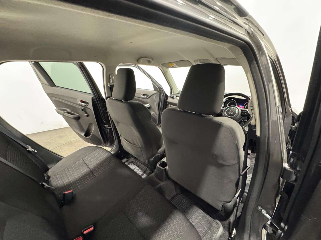 2021 SUZUKI SWIFT 2021 SUZUKI SWIFT