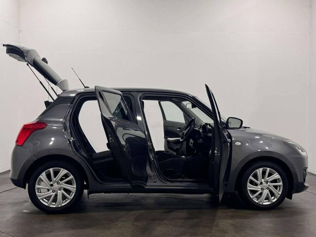 2021 SUZUKI SWIFT 2021 SUZUKI SWIFT