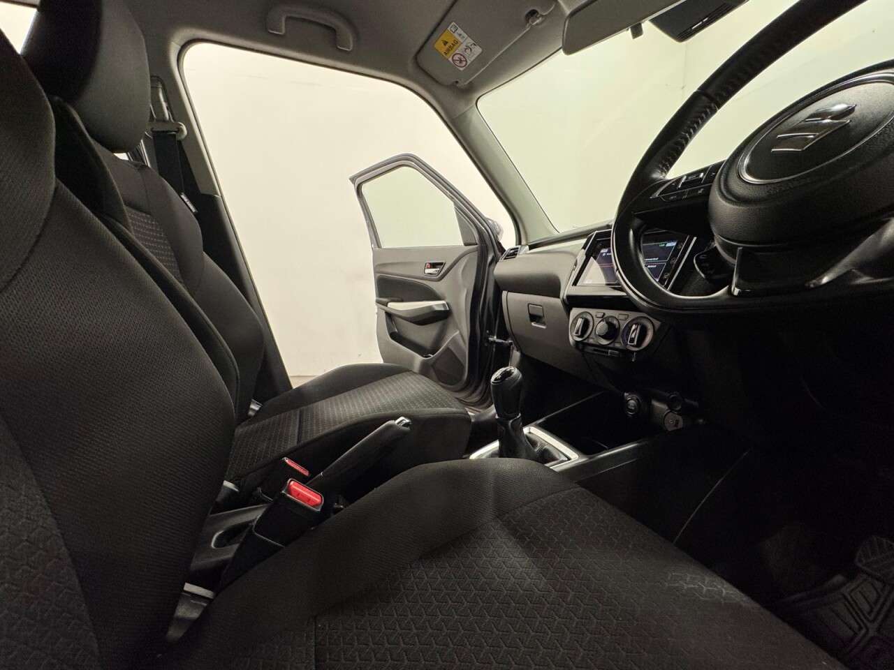 2021 SUZUKI SWIFT 2021 SUZUKI SWIFT