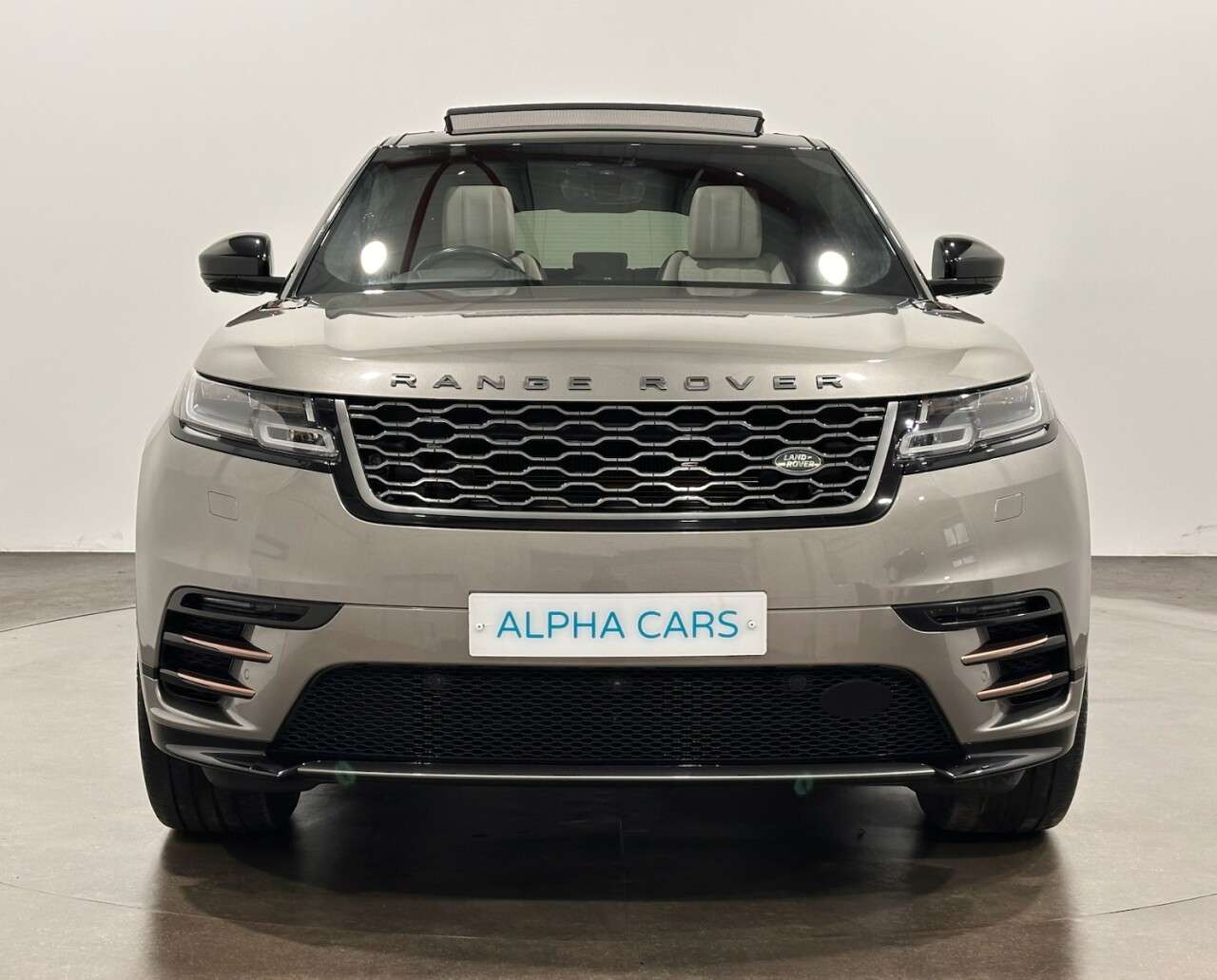 A 2018 LAND ROVER RANGE ROVER VELAR 3.0 Si6 V6 First Edition SUV 5dr Petrol Auto 4WD Euro 6 (s/s) (380 ps) Heat A 2018 LAND ROVER RANGE ROVER VELAR 3.0 Si6 V6 First Edition SUV 5dr Petrol Auto 4WD Euro 6 (s/s) (380 ps) Heat