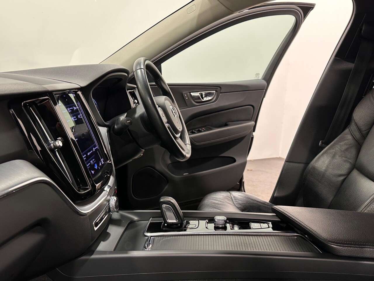 2020 VOLVO XC60 2020 VOLVO XC60