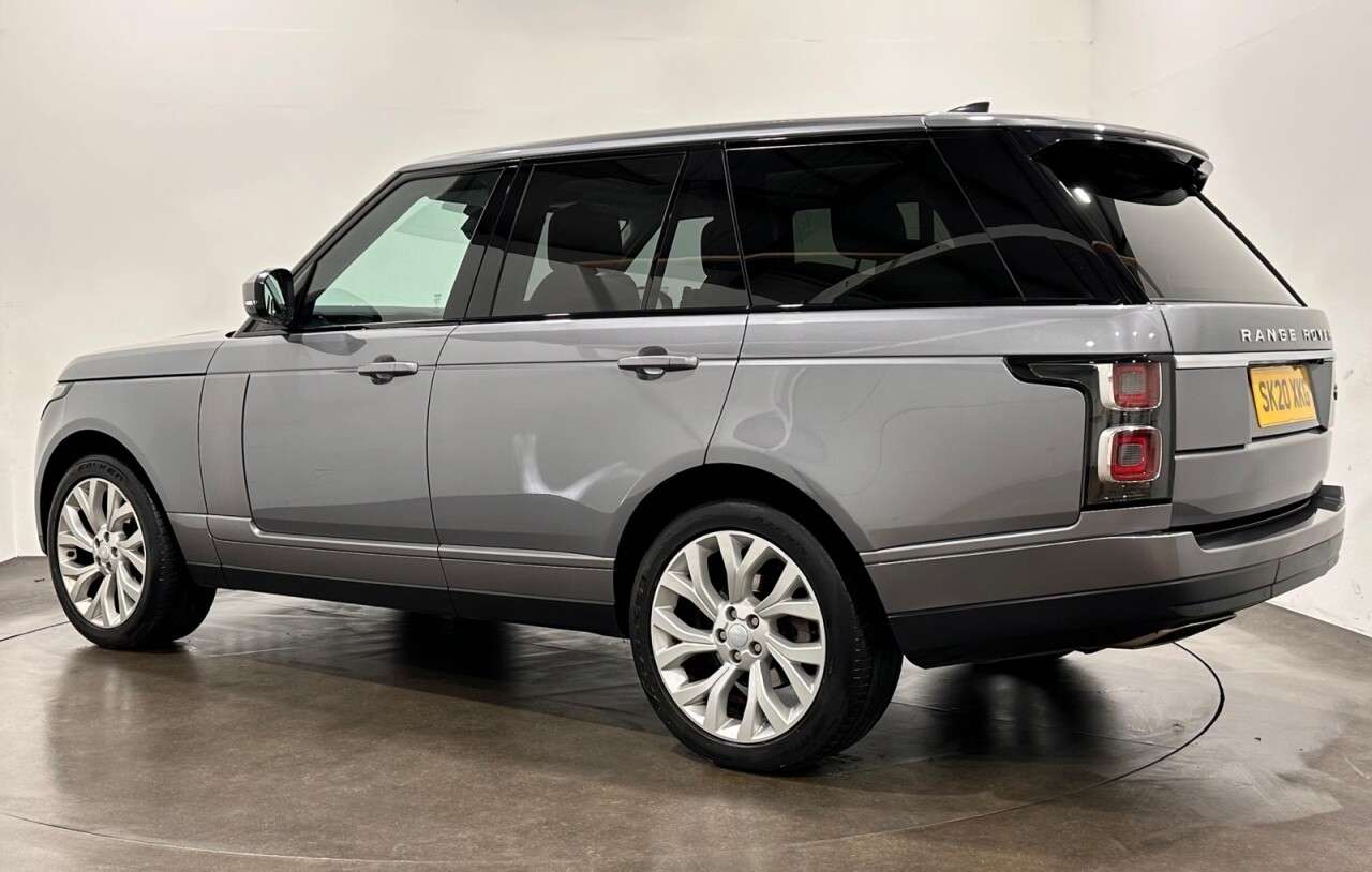 A 2020 LAND ROVER RANGE ROVER 3.0 SD V6 Vogue SUV 5dr Diesel Auto 4WD Euro 6 (s/s) (275 ps) Complete Serv A 2020 LAND ROVER RANGE ROVER 3.0 SD V6 Vogue SUV 5dr Diesel Auto 4WD Euro 6 (s/s) (275 ps) Complete Serv