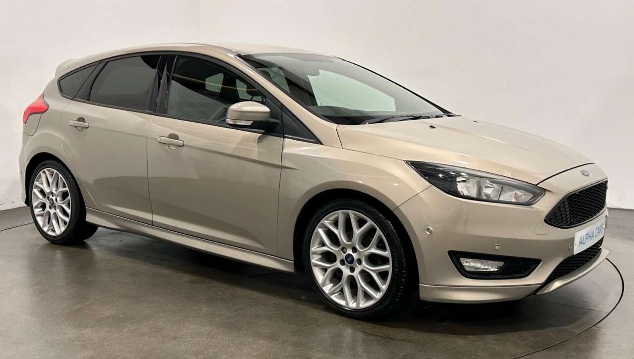 A 2016 FORD FOCUS 1.5 TDCi ST-Line Hatchback 5dr Diesel Manual Euro 6 (s/s) (120 ps) Sports S A 2016 FORD FOCUS 1.5 TDCi ST-Line Hatchback 5dr Diesel Manual Euro 6 (s/s) (120 ps) Sports S