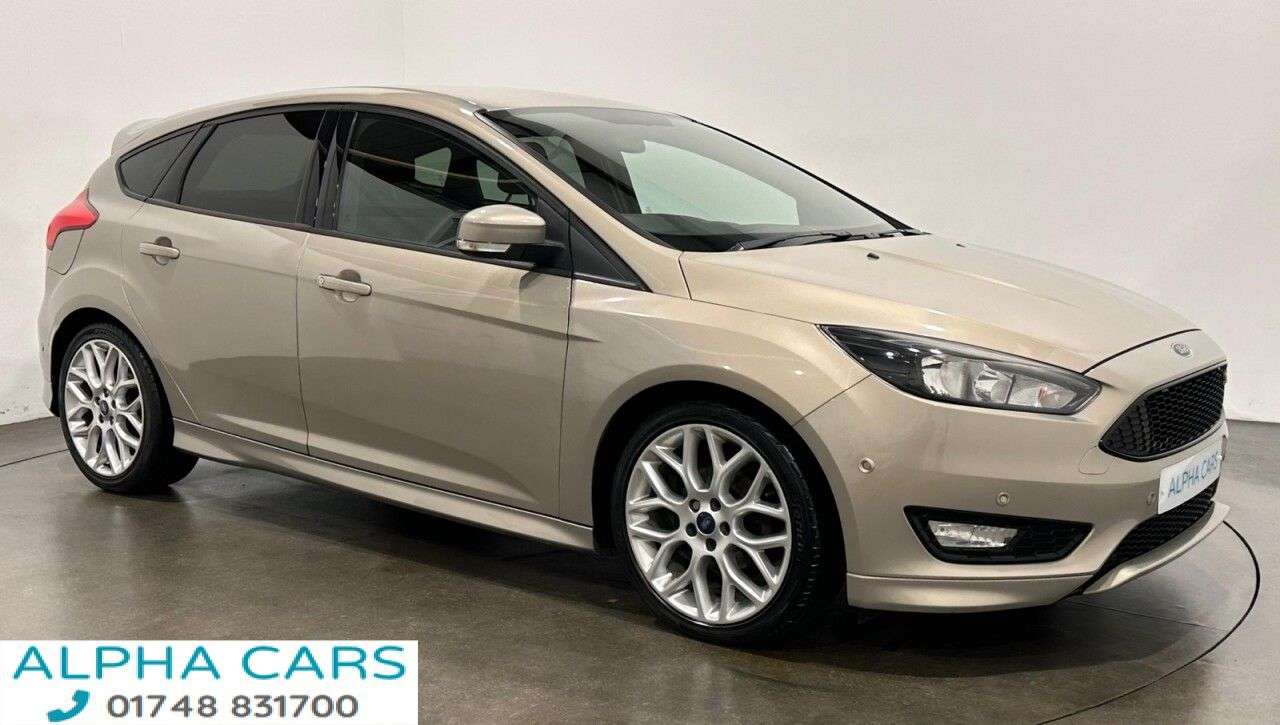 A 2016 FORD FOCUS 1.5 TDCi ST-Line Hatchback 5dr Diesel Manual Euro 6 (s/s) (120 ps) Sports S A 2016 FORD FOCUS 1.5 TDCi ST-Line Hatchback 5dr Diesel Manual Euro 6 (s/s) (120 ps) Sports S
