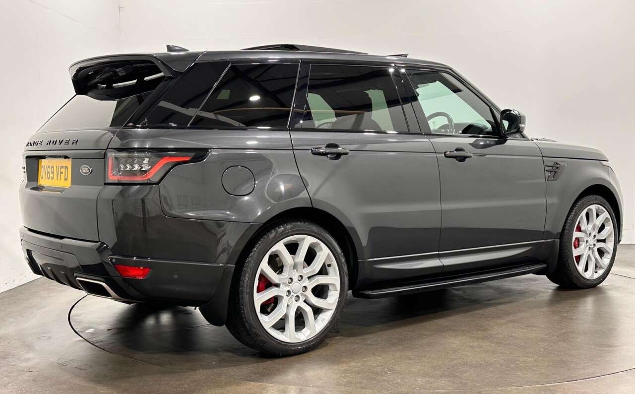 A 2019 LAND ROVER RANGE ROVER SPORT 4.4 SD V8 Autobiography Dynamic SUV 5dr Diesel Auto 4WD Euro 6 (s/s) (339 p A 2019 LAND ROVER RANGE ROVER SPORT 4.4 SD V8 Autobiography Dynamic SUV 5dr Diesel Auto 4WD Euro 6 (s/s) (339 p