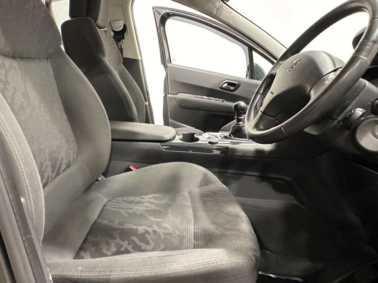 2013 PEUGEOT 3008 2013 PEUGEOT 3008