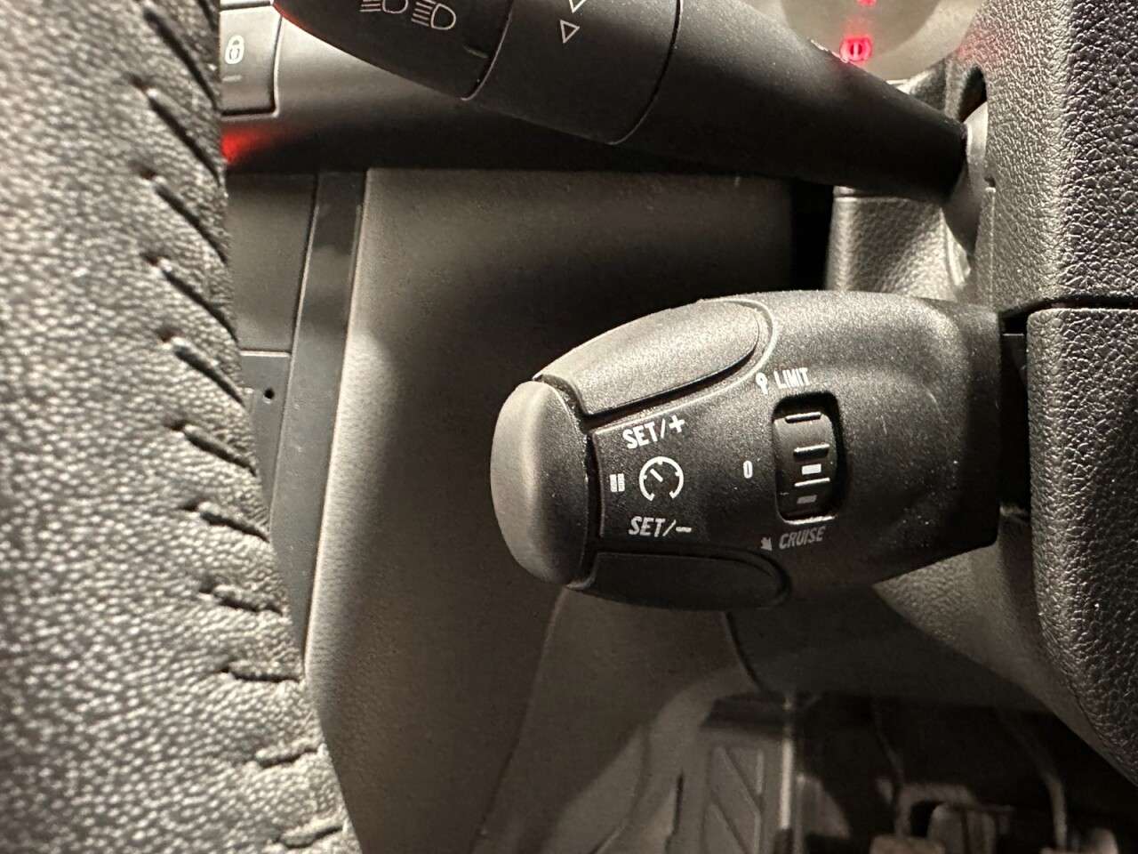 2013 PEUGEOT 3008 2013 PEUGEOT 3008