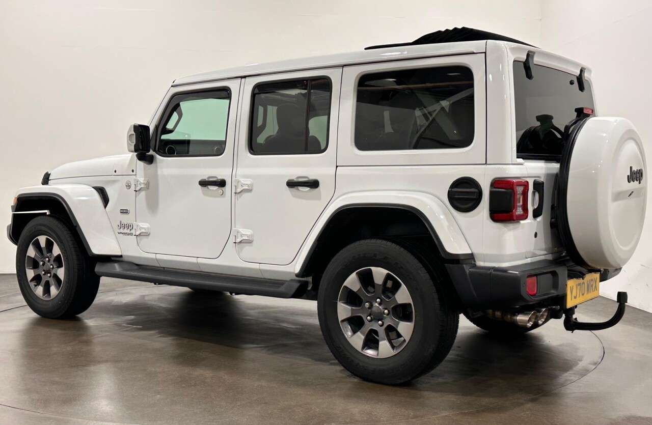 A 2020 JEEP OVERLAND UNLIMITED 2.2 MultiJetII Overland SUV 4dr Diesel Auto 4WD Euro 6 (s/s) (200 ps) SUV A 2020 JEEP OVERLAND UNLIMITED 2.2 MultiJetII Overland SUV 4dr Diesel Auto 4WD Euro 6 (s/s) (200 ps) SUV