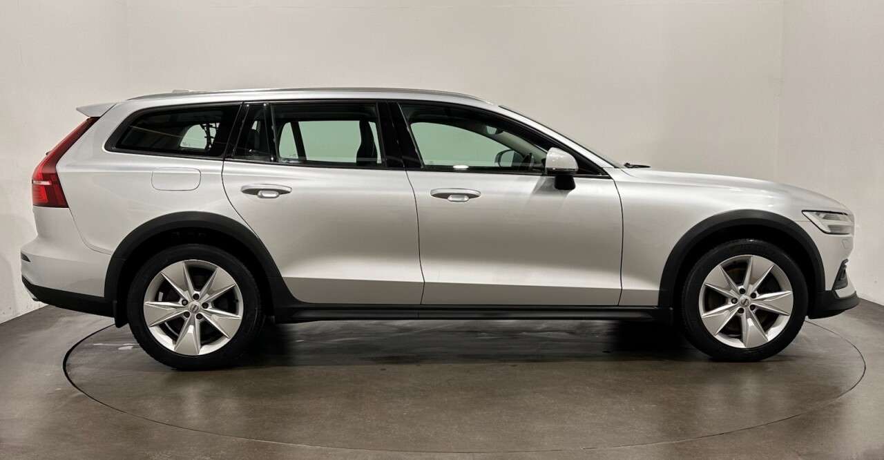 2019 VOLVO V60 CROSS COUNTRY 2019 VOLVO V60 CROSS COUNTRY