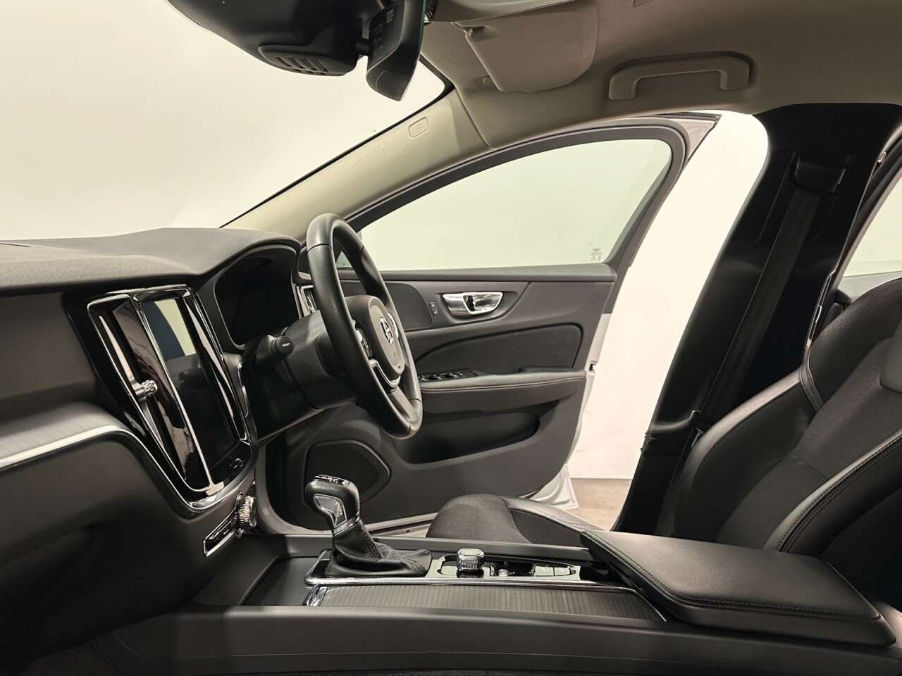 2019 VOLVO V60 CROSS COUNTRY 2019 VOLVO V60 CROSS COUNTRY