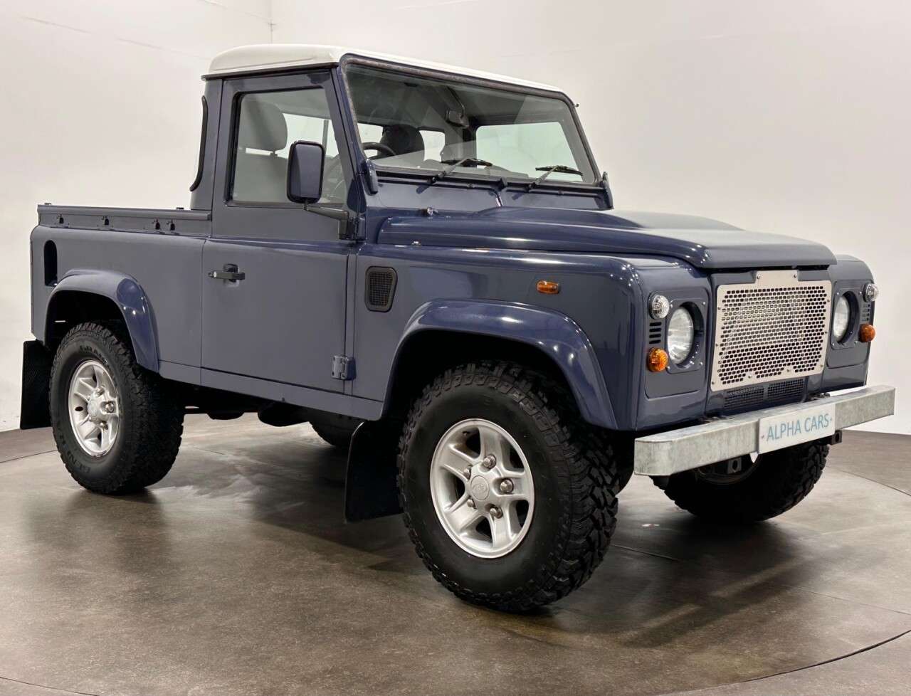 A 2012 LAND ROVER DEFENDER 2.2 TDCi Pickup 2dr Diesel Manual 4WD SWB Euro 5 (122 ps) Strong 2.2 TDCI F A 2012 LAND ROVER DEFENDER 2.2 TDCi Pickup 2dr Diesel Manual 4WD SWB Euro 5 (122 ps) Strong 2.2 TDCI F