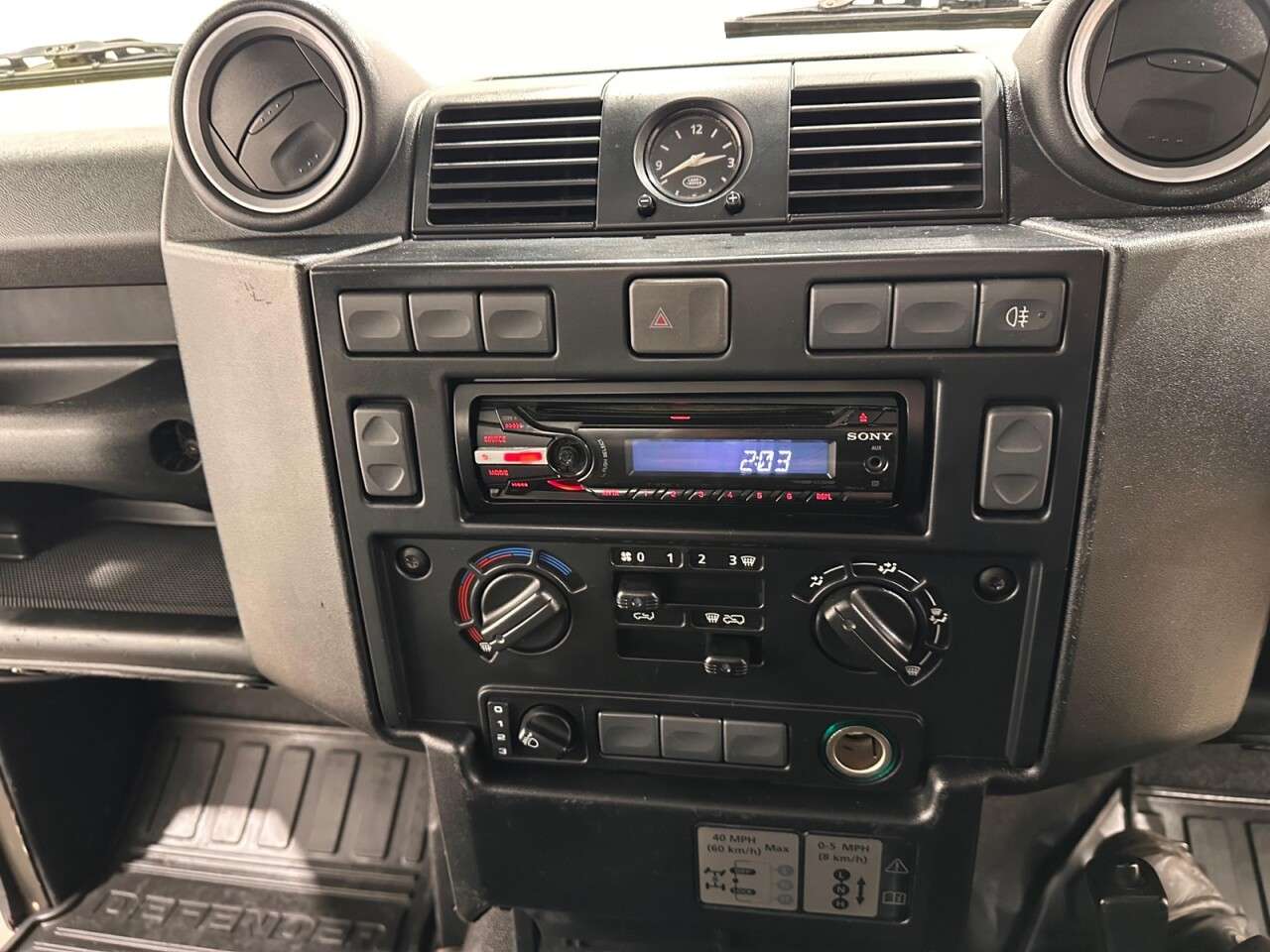 2012 LAND ROVER DEFENDER 2012 LAND ROVER DEFENDER